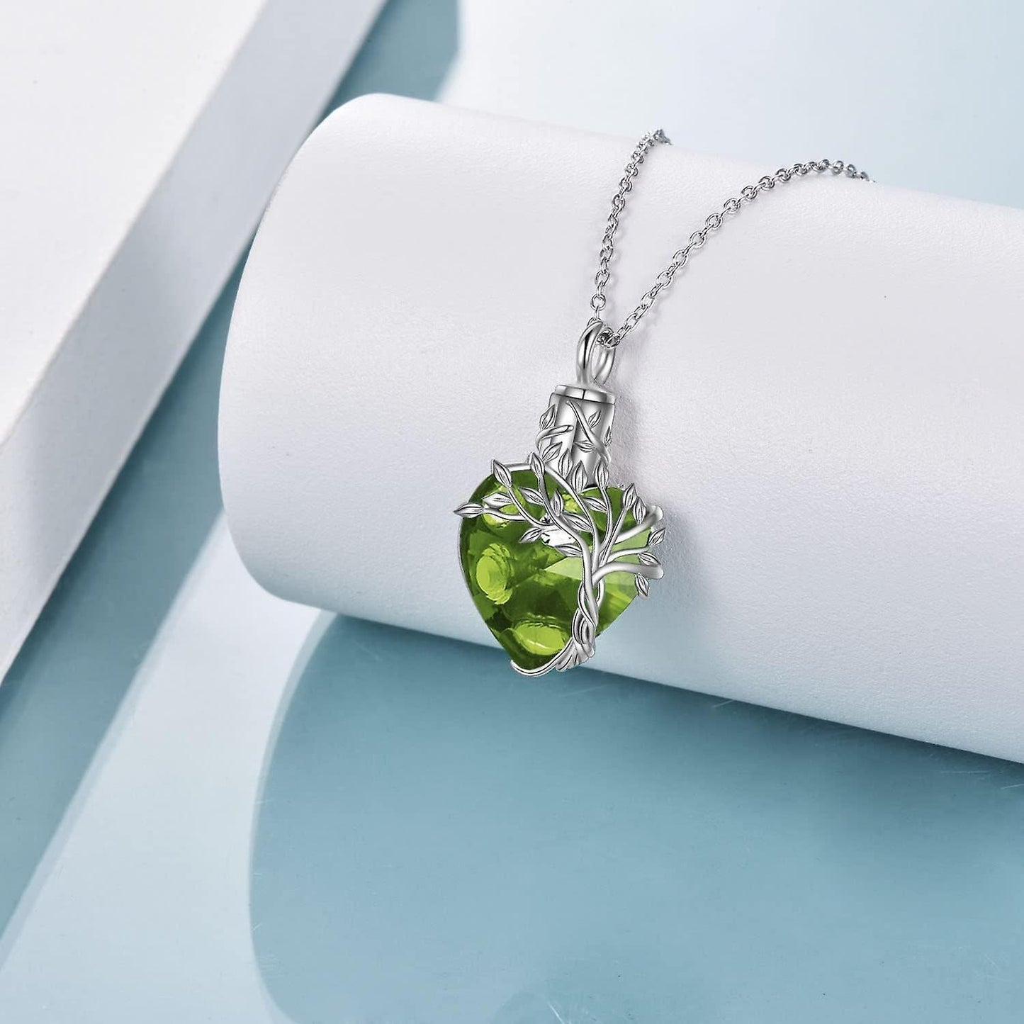 Crystal Pendant Necklace (III)